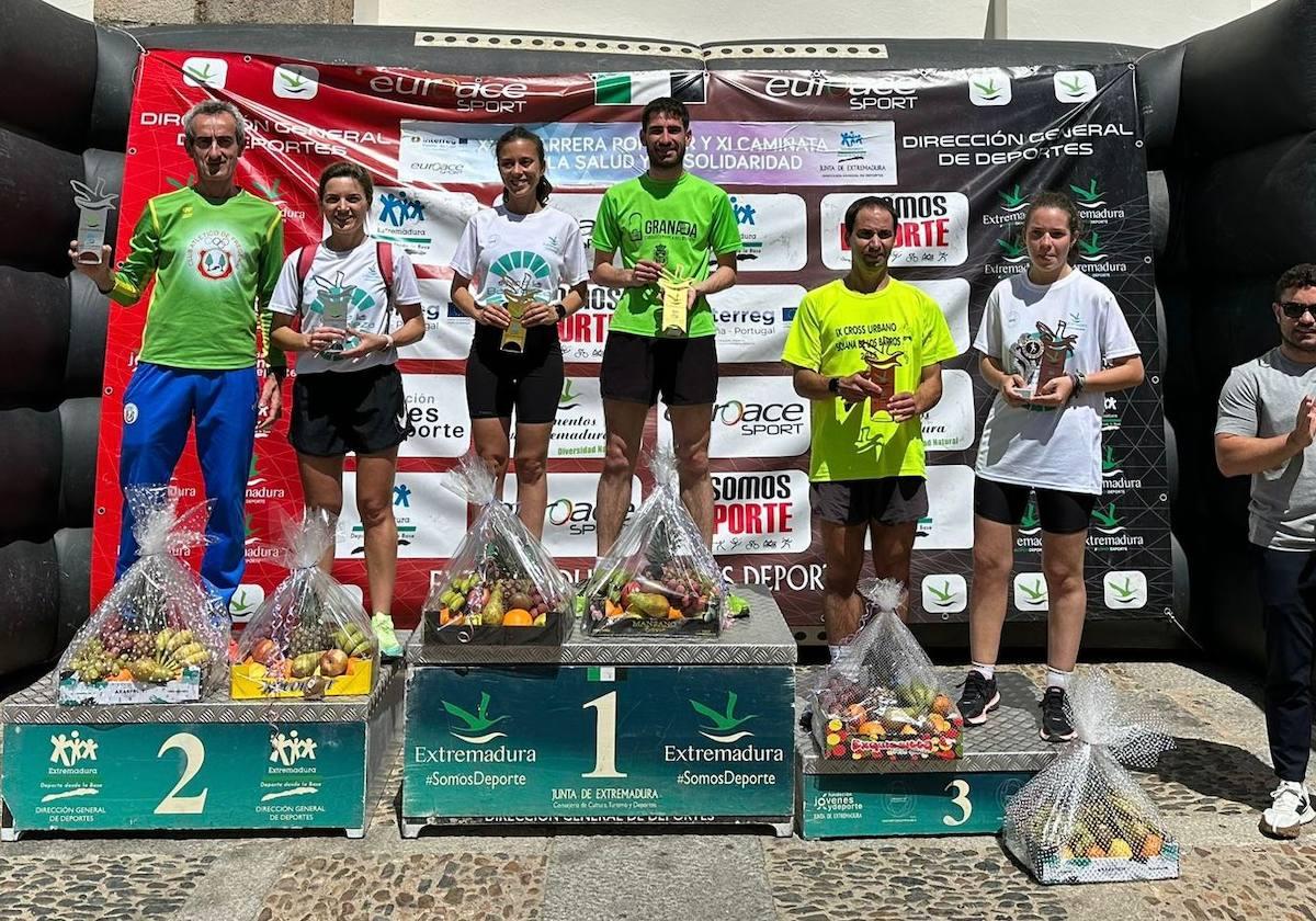 Manuel Gómez y Ana Belén Benítez, vencedores de la XXIV Carrera Popular de Jerez de los Caballeros