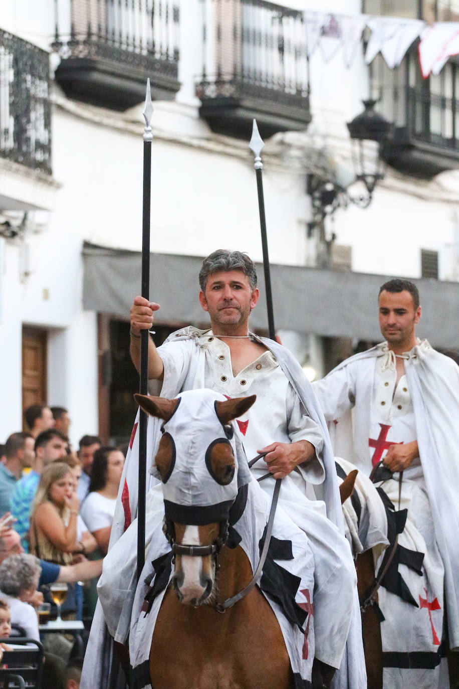 Desfile inaugural del XX Festival Templario de Jerez de los Caballeros, en imágenes
