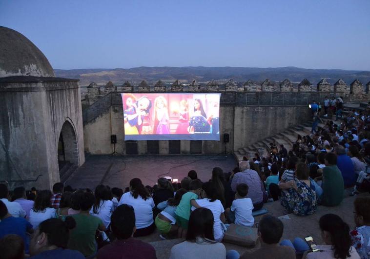 El programa 'Cine de verano' propone, este mes de agosto, 4 películas al aire libre para todos los públicos
