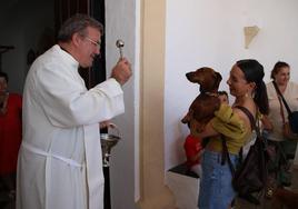 La ermita de San Roque acoge la tradicional bendición de animales