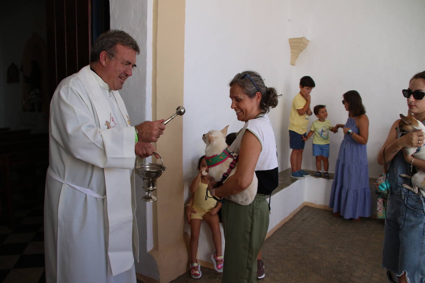 La ermita de San Roque acoge la tradicional bendición de animales
