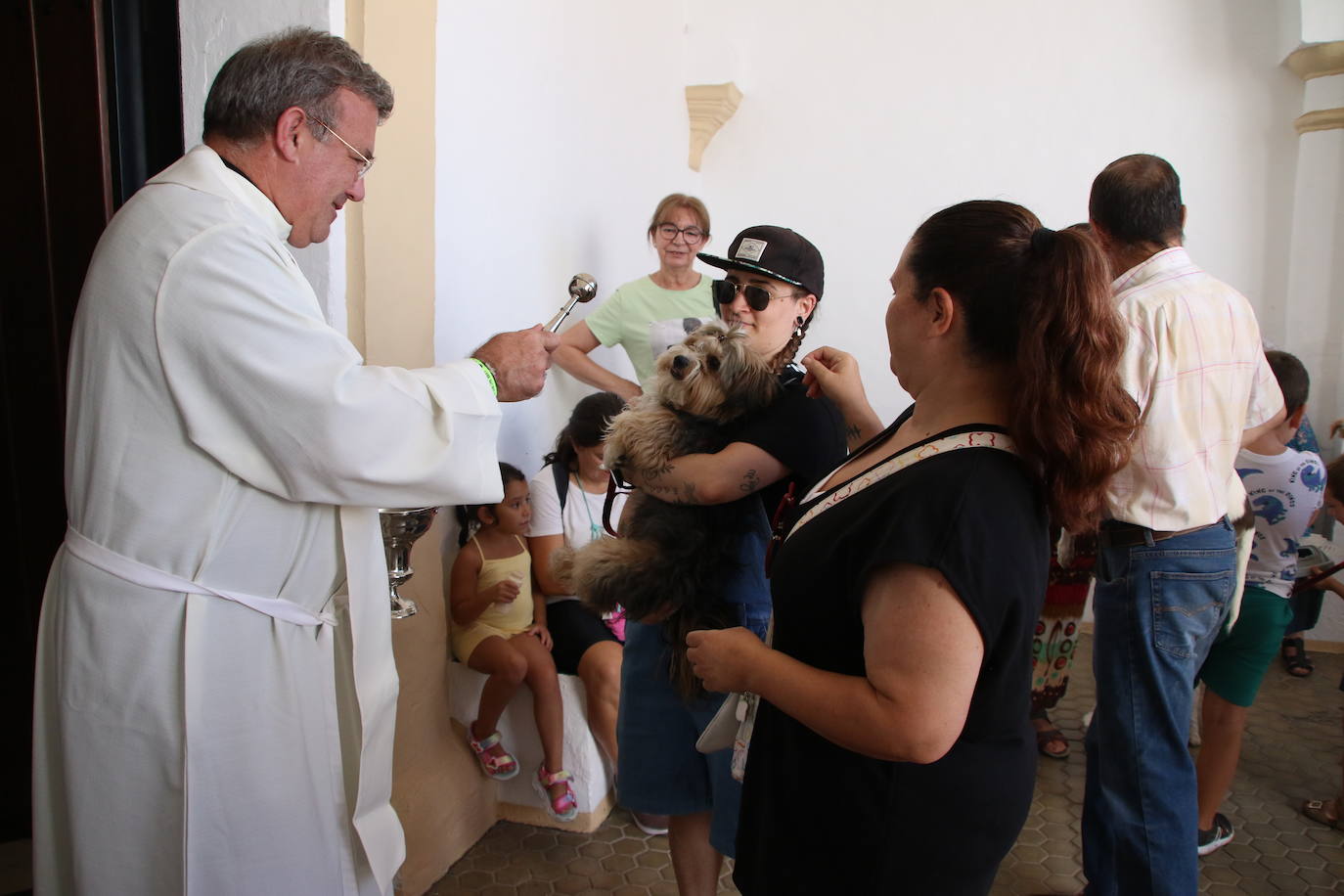 La ermita de San Roque acoge la tradicional bendición de animales