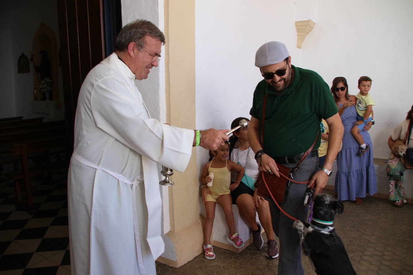 La ermita de San Roque acoge la tradicional bendición de animales
