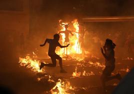 La «Quema del rabo del diablo», en imágenes