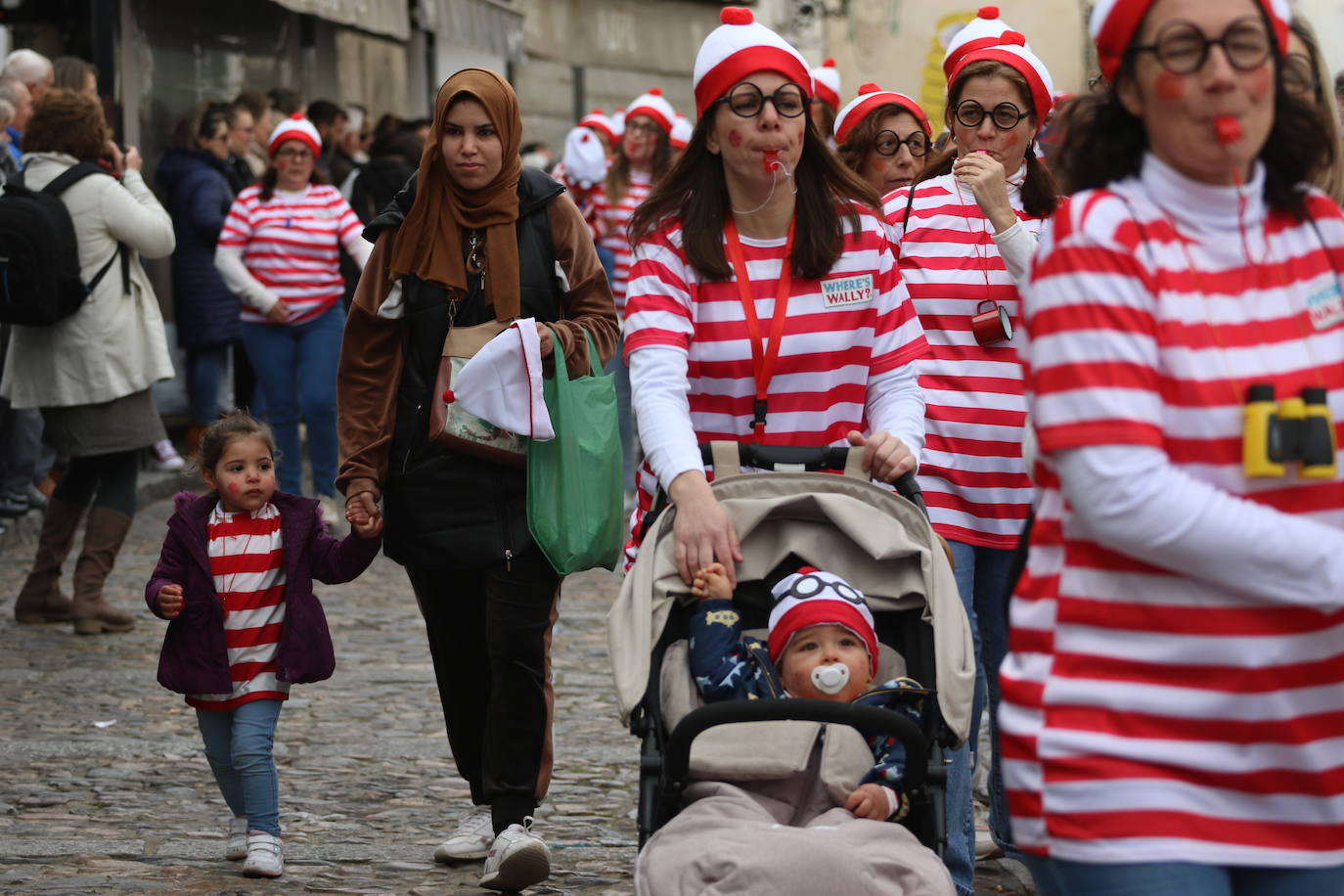 Fotos: Arranca el Carnaval en Jerez de los Caballeros con el desfile de los centros educativos