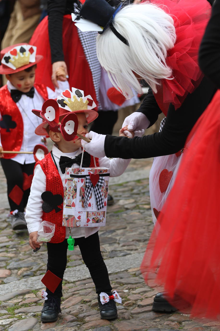 Fotos: Arranca el Carnaval en Jerez de los Caballeros con el desfile de los centros educativos