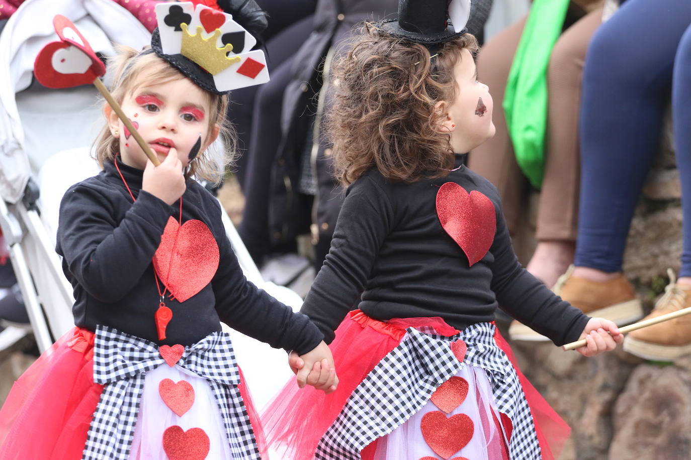Fotos: Arranca el Carnaval en Jerez de los Caballeros con el desfile de los centros educativos