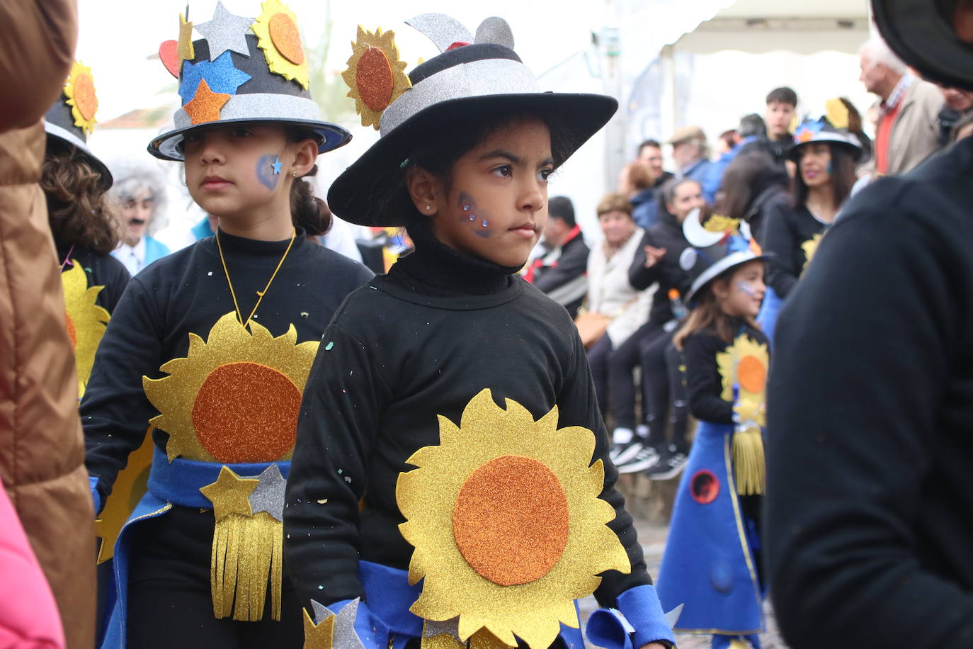 Fotos: Arranca el Carnaval en Jerez de los Caballeros con el desfile de los centros educativos
