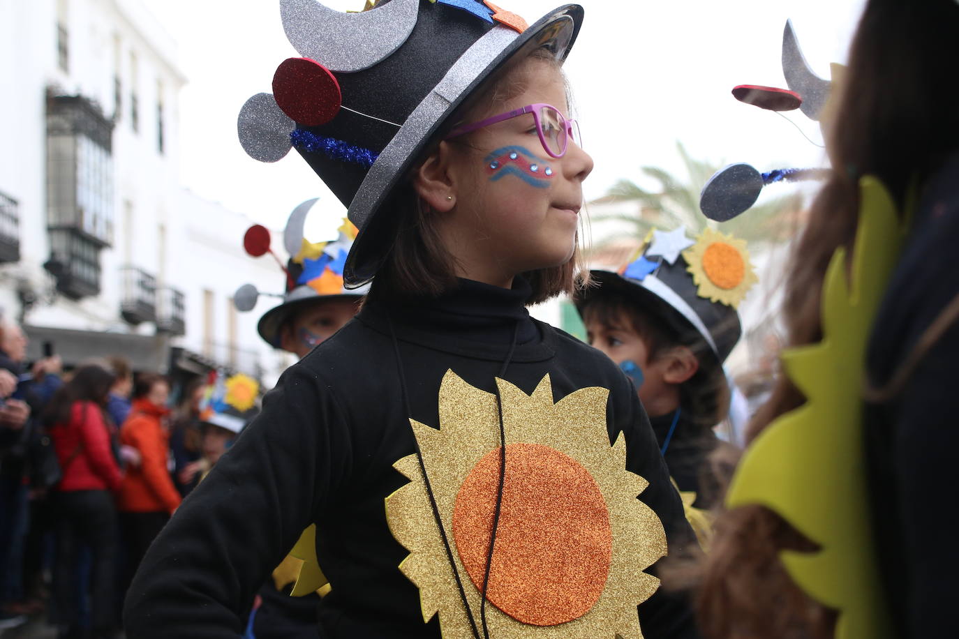 Fotos: Arranca el Carnaval en Jerez de los Caballeros con el desfile de los centros educativos