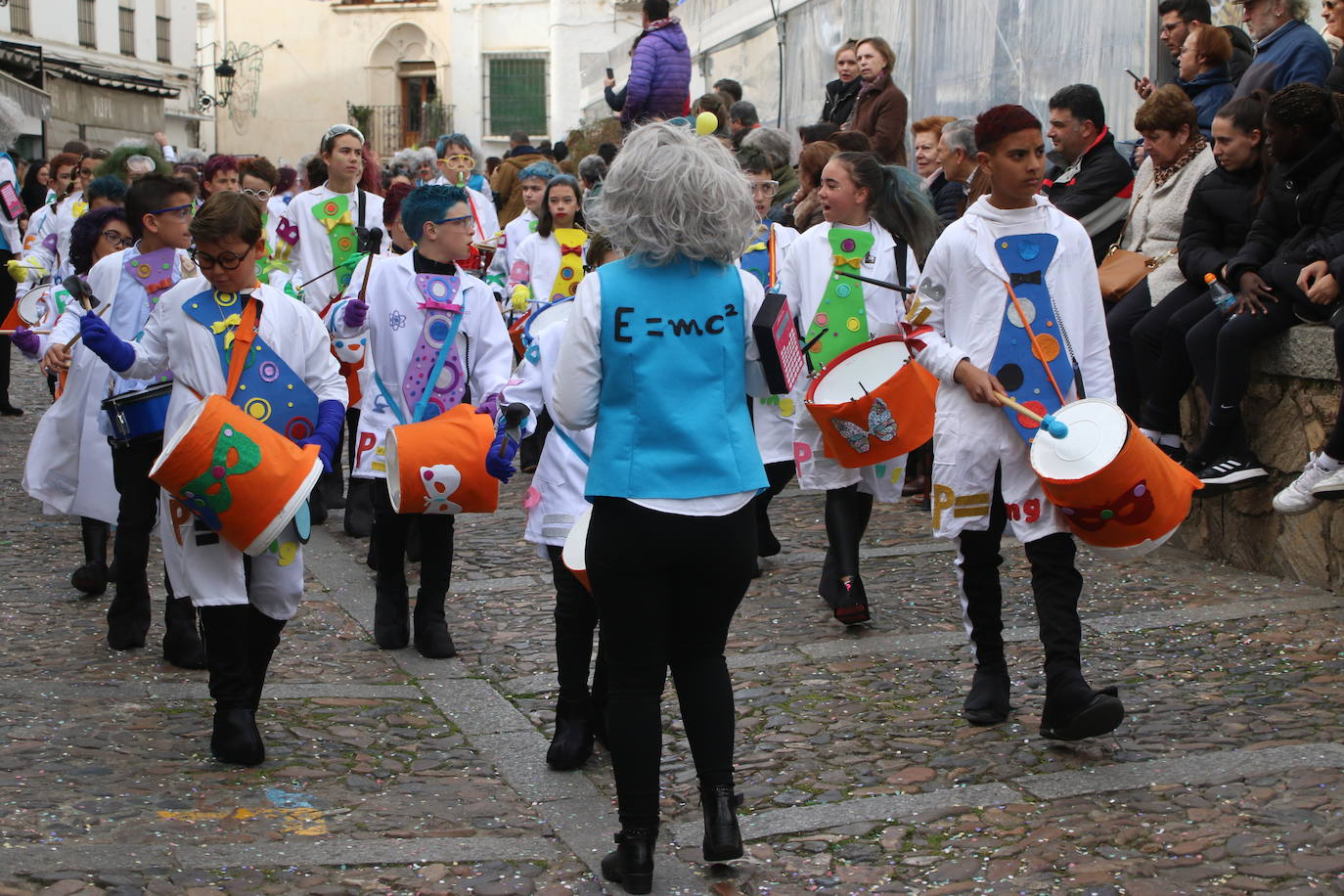 Fotos: Arranca el Carnaval en Jerez de los Caballeros con el desfile de los centros educativos