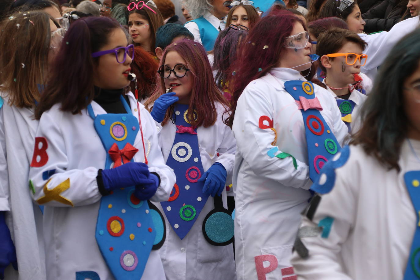Fotos: Arranca el Carnaval en Jerez de los Caballeros con el desfile de los centros educativos