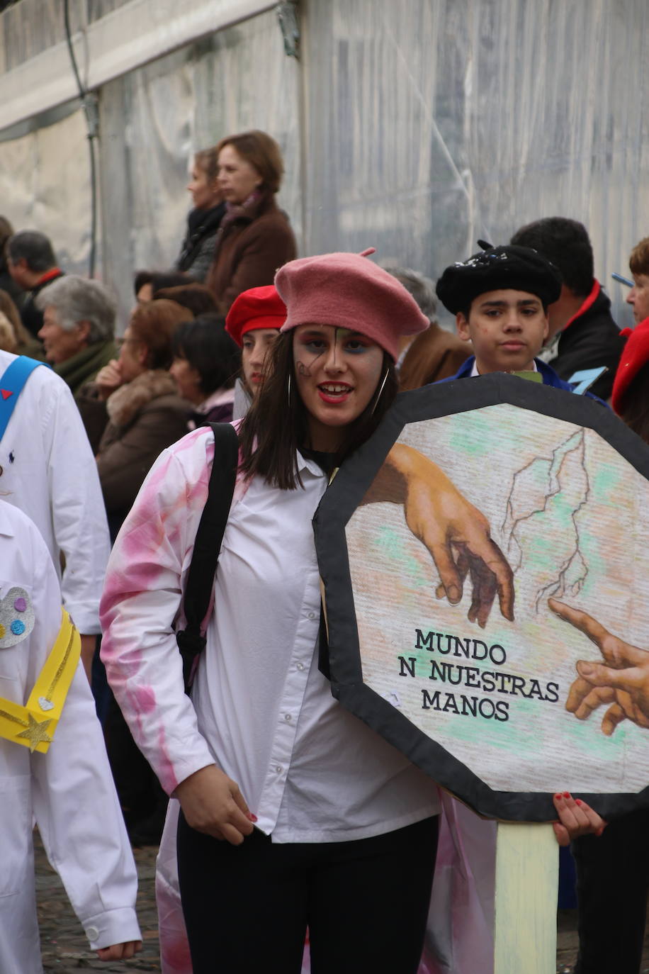 Fotos: Arranca el Carnaval en Jerez de los Caballeros con el desfile de los centros educativos