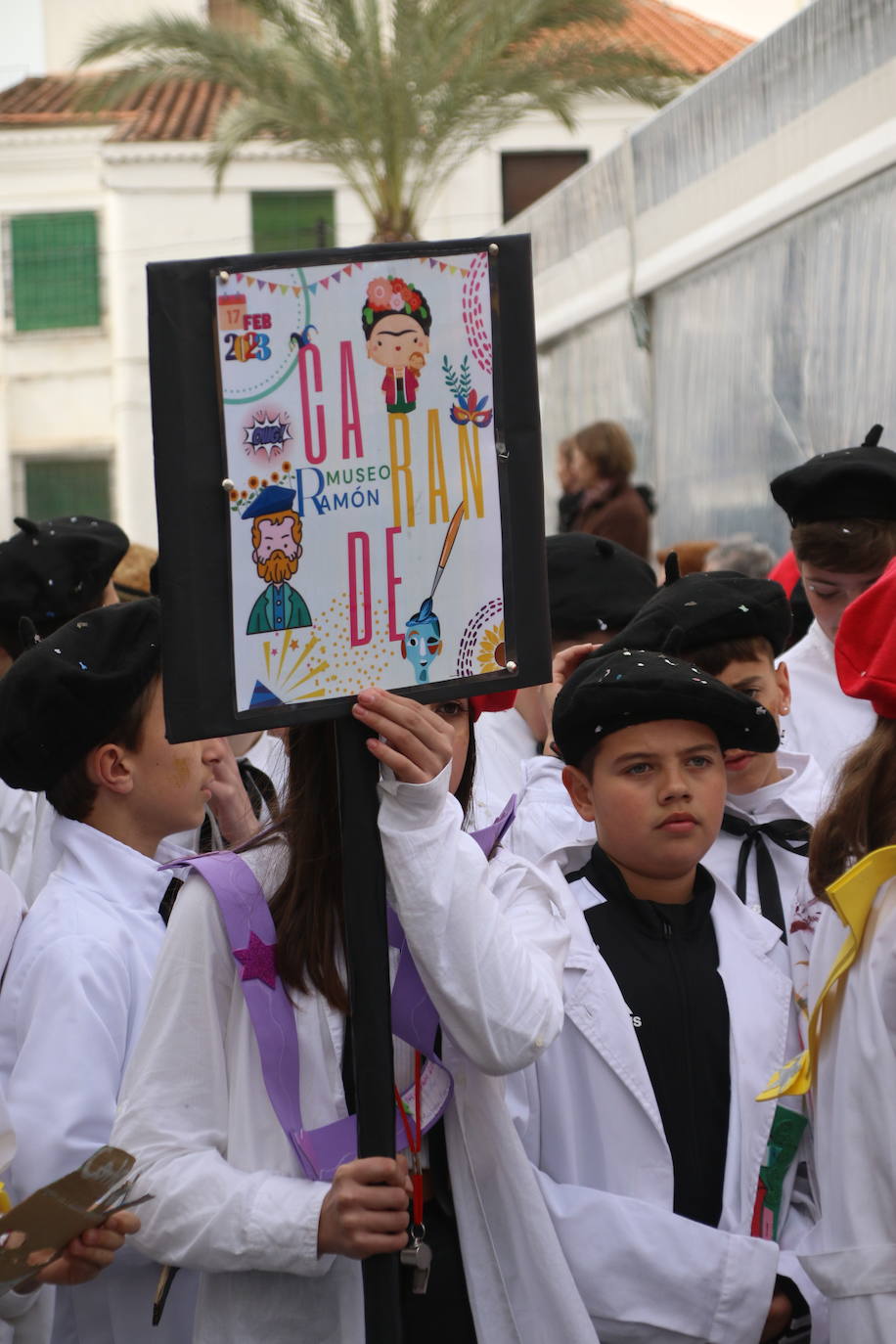 Fotos: Arranca el Carnaval en Jerez de los Caballeros con el desfile de los centros educativos