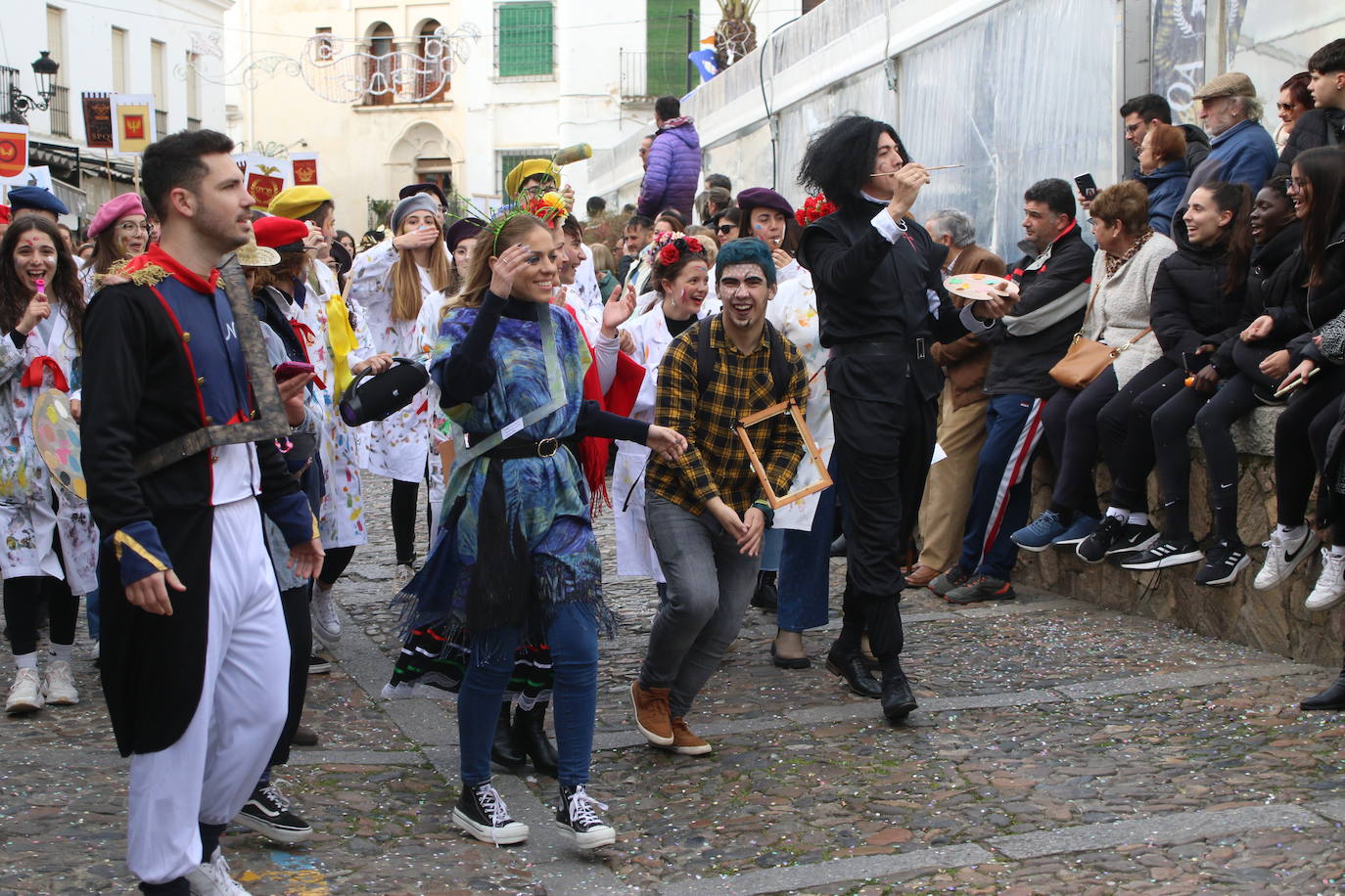 Fotos: Arranca el Carnaval en Jerez de los Caballeros con el desfile de los centros educativos