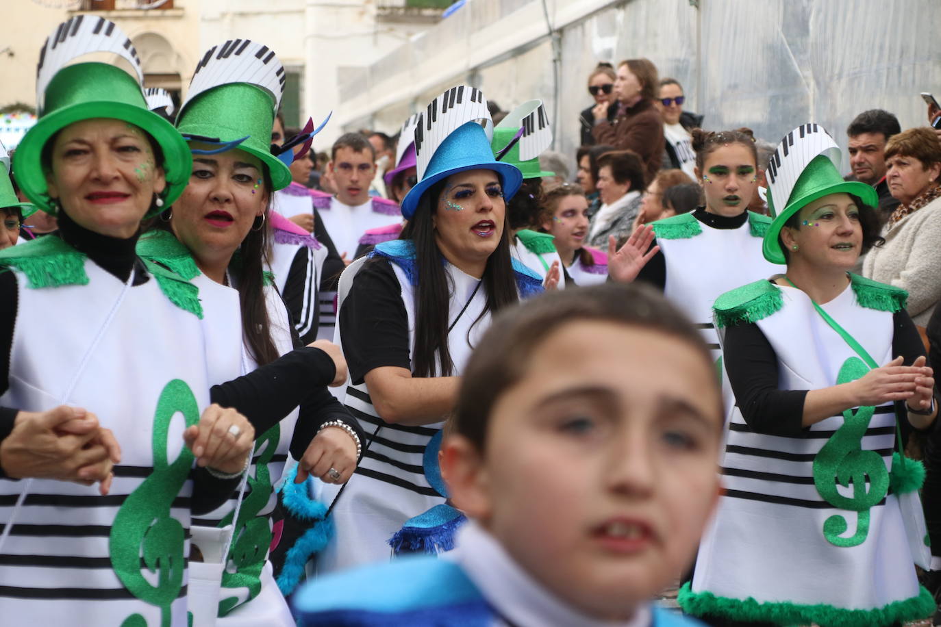 Fotos: Arranca el Carnaval en Jerez de los Caballeros con el desfile de los centros educativos