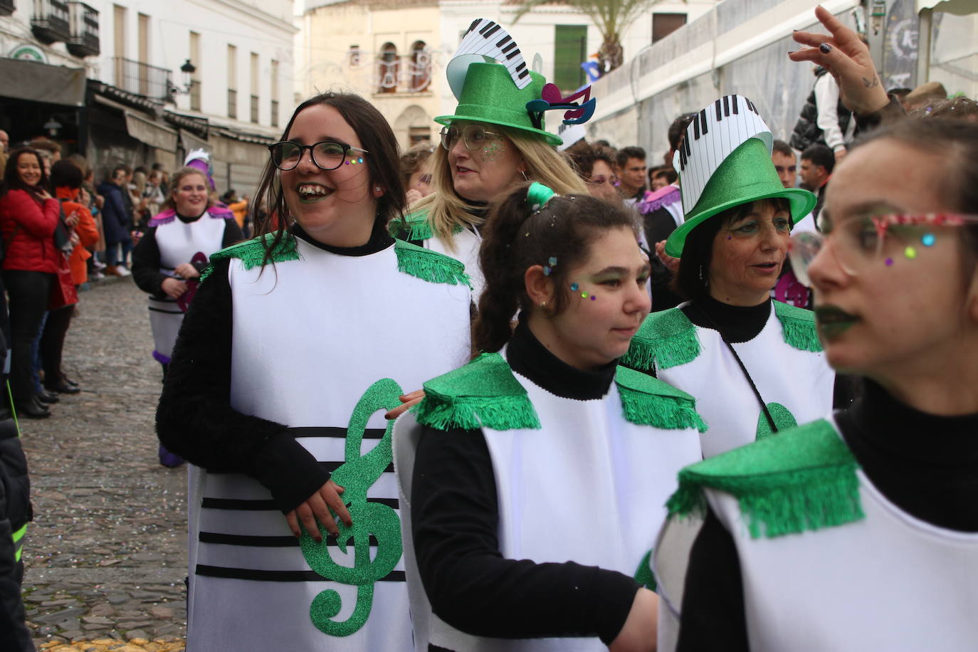 Fotos: Arranca el Carnaval en Jerez de los Caballeros con el desfile de los centros educativos