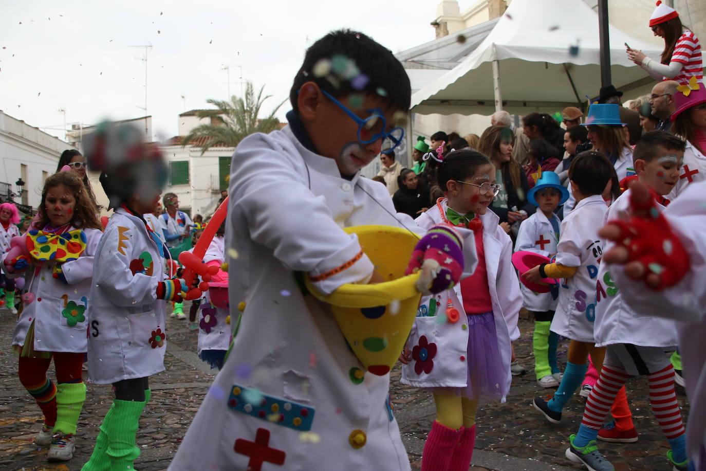 Fotos: Arranca el Carnaval en Jerez de los Caballeros con el desfile de los centros educativos