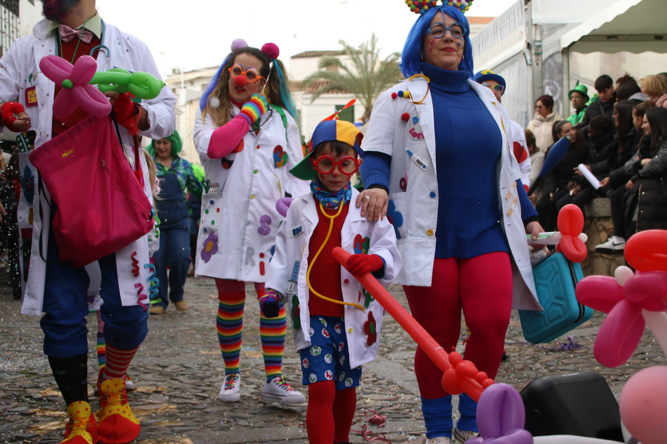 Fotos: Arranca el Carnaval en Jerez de los Caballeros con el desfile de los centros educativos