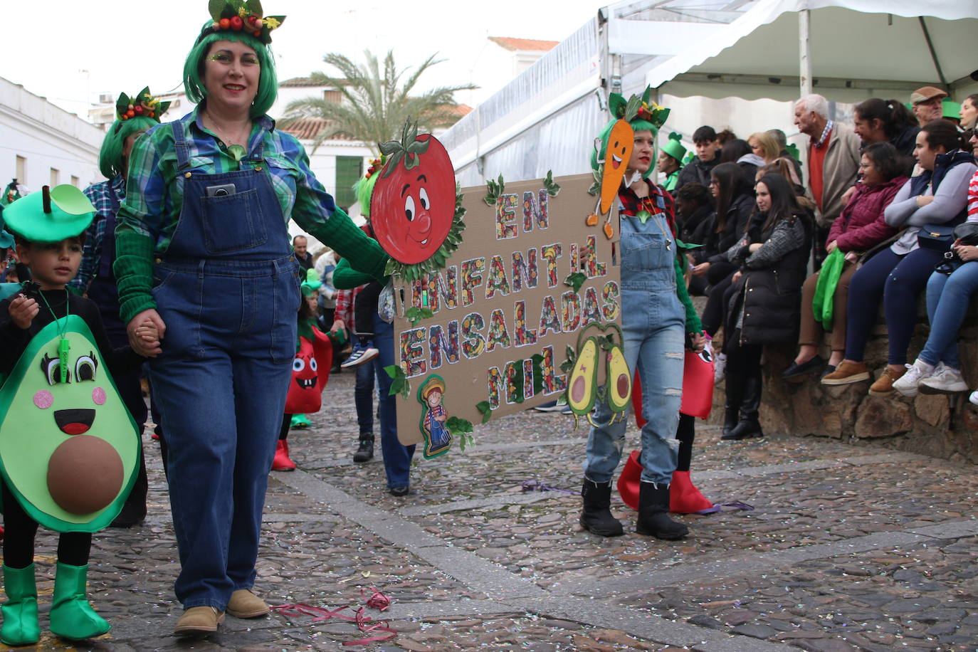 Fotos: Arranca el Carnaval en Jerez de los Caballeros con el desfile de los centros educativos