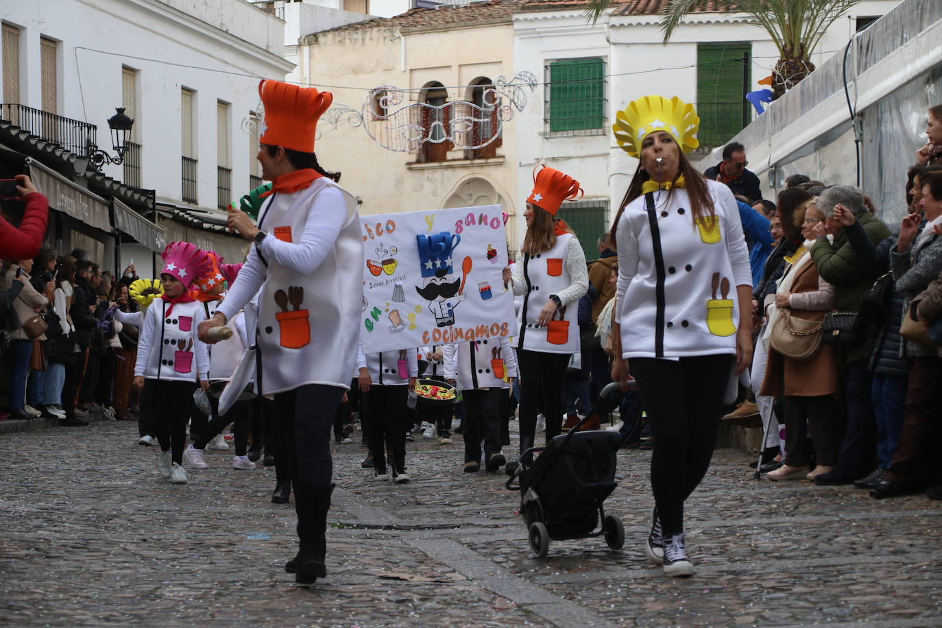 Fotos: Arranca el Carnaval en Jerez de los Caballeros con el desfile de los centros educativos