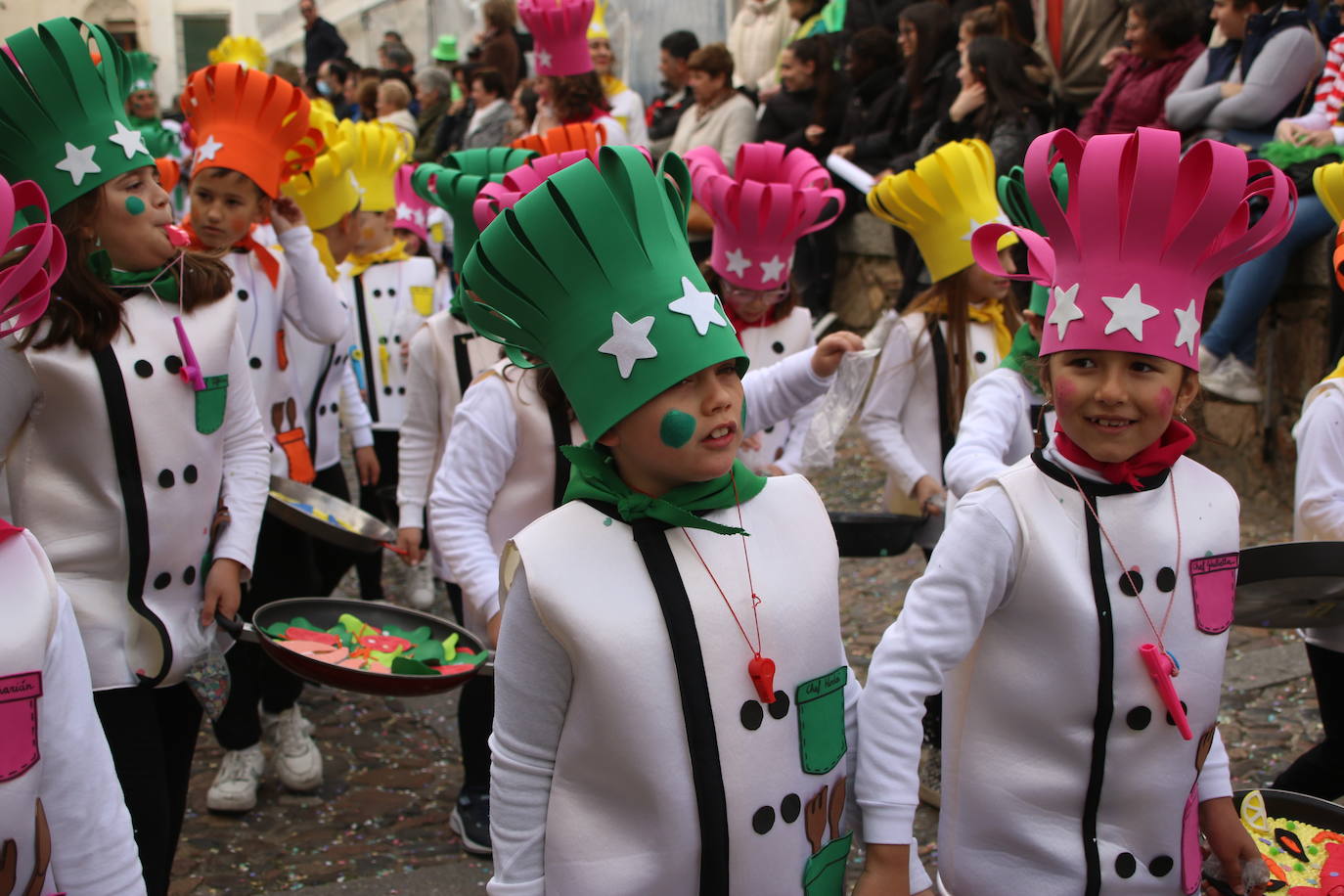 Fotos: Arranca el Carnaval en Jerez de los Caballeros con el desfile de los centros educativos