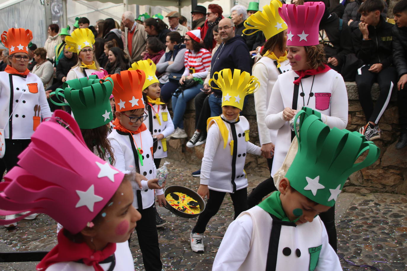 Fotos: Arranca el Carnaval en Jerez de los Caballeros con el desfile de los centros educativos