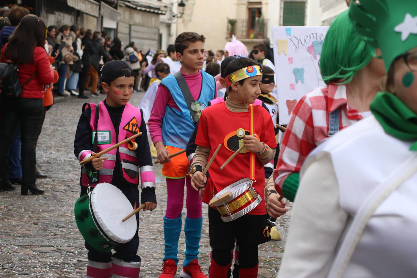 Fotos: Arranca el Carnaval en Jerez de los Caballeros con el desfile de los centros educativos