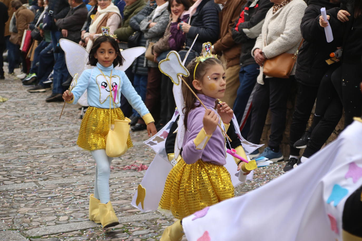 Fotos: Arranca el Carnaval en Jerez de los Caballeros con el desfile de los centros educativos