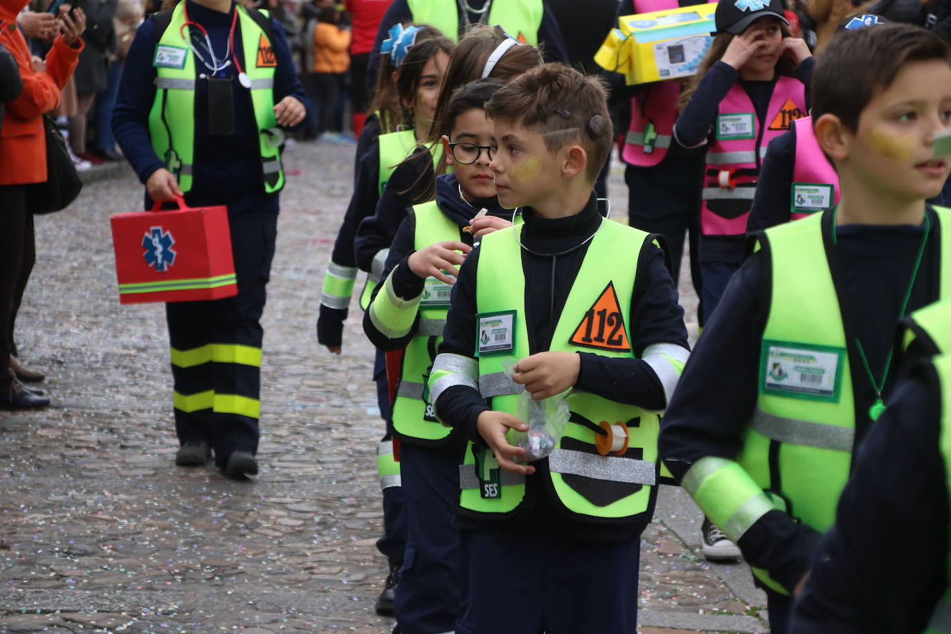 Fotos: Arranca el Carnaval en Jerez de los Caballeros con el desfile de los centros educativos