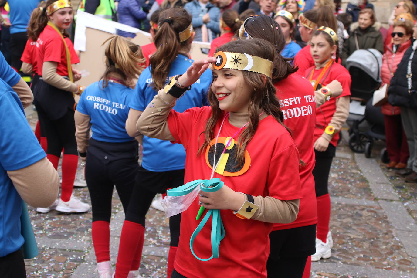 Fotos: Arranca el Carnaval en Jerez de los Caballeros con el desfile de los centros educativos