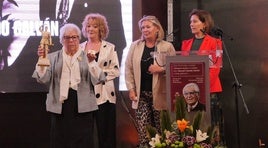 Manuel Calzado Galván recibe la distinción de «Jerezano ilustre»