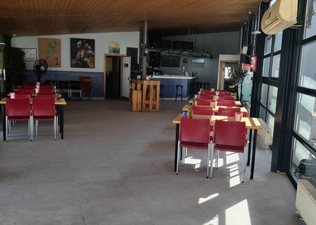 Imagen secundaria 1 - Se ha sustituído el suelo de caucho por pavimento antideslizante.