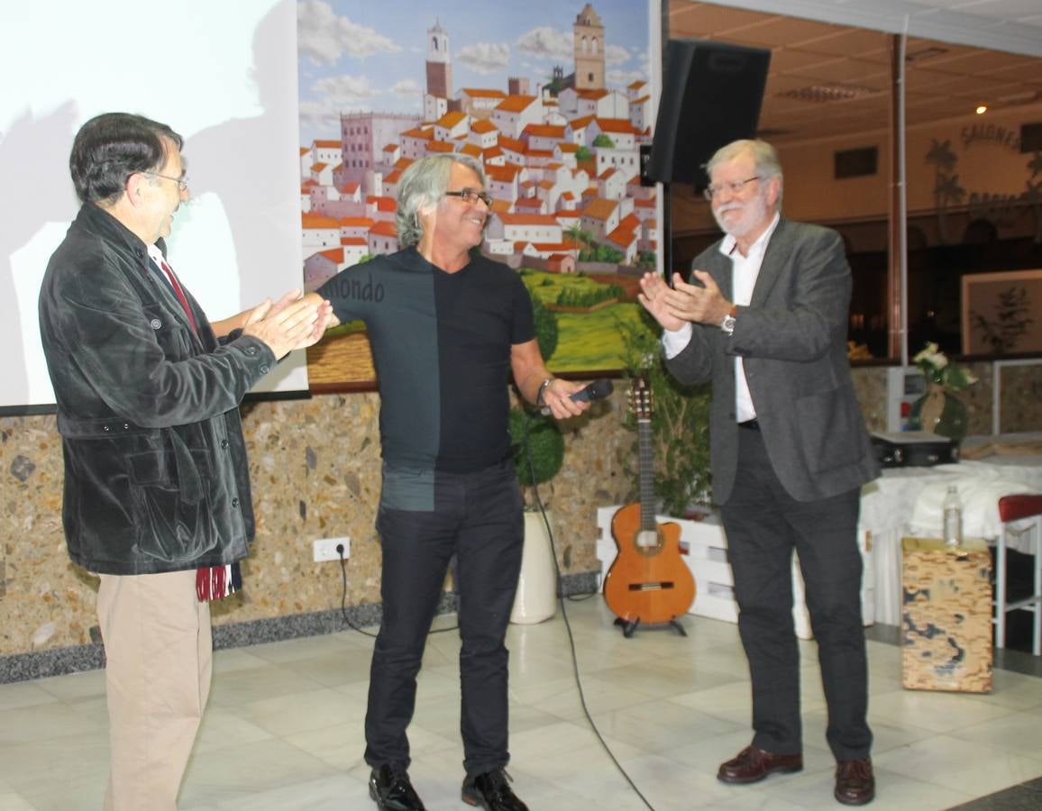 Nando Juglar, contento de presentar en Jerez su homenaje a poetas extremeños