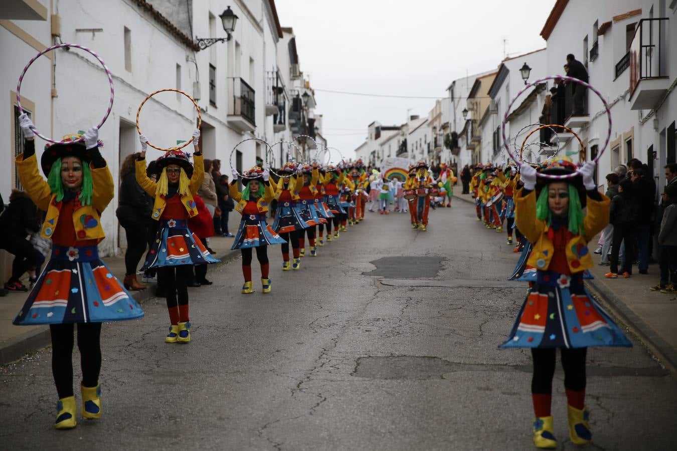 Grupo de "Los Imperdibles" en el desfile.