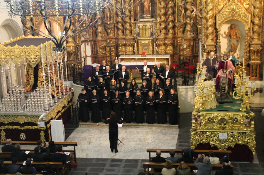 La Coral de la Escuela Municipal de Música durante su actuación.