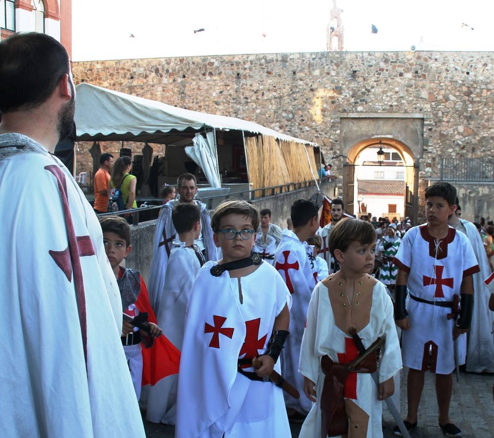 la participación ciudadana es uno de los aspectos más destacados del Festival templario. HOY Jerez.