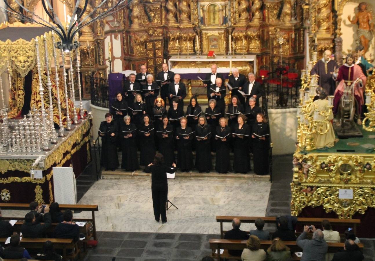 Actuación de la Coral en el concierto sacro celebrado el año pasado en la iglesai de Santa Catalina.