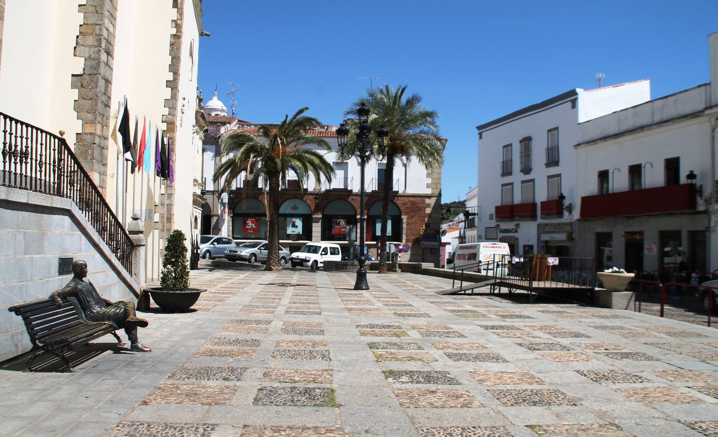 La ciudad luce ya su mejor semblante para la celebración de su Semana Grande.