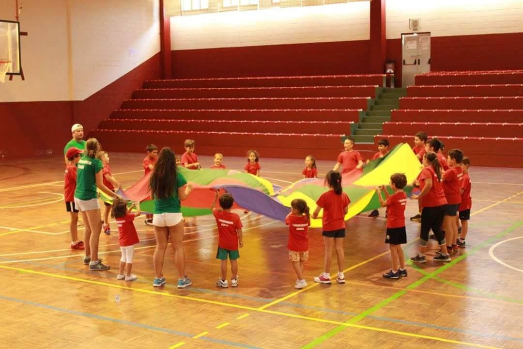 La actividades incluye el disfrute de juegos, actividades deportivas y talleres.