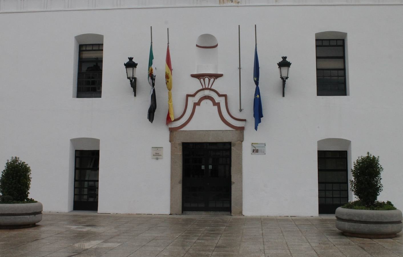 El acto está convocado parar hoy viernes a las 12, a las puertas del Ayuntamiento.