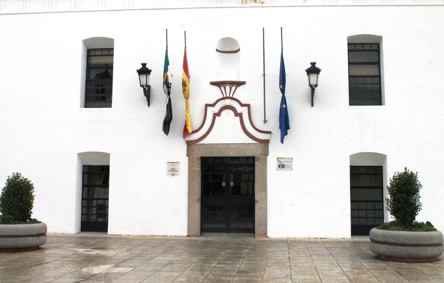 Los ciudadanos pueden aportar su firma en el Ayuntamiento, en la Oficina de Turismo y en el Hogar de Mayores. HOY Jerez.