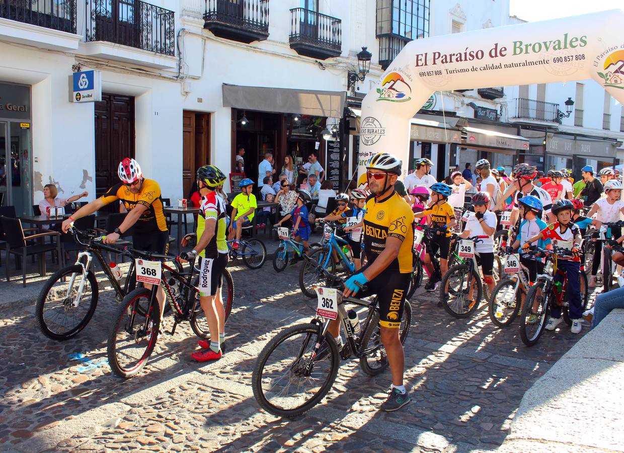 La Plaza de España fue el escenario de la celebración con distintas actividades como un paseo en bicicleta.