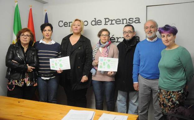 Integrantes del colectivo Eduación digna para todos ¡Ya!.