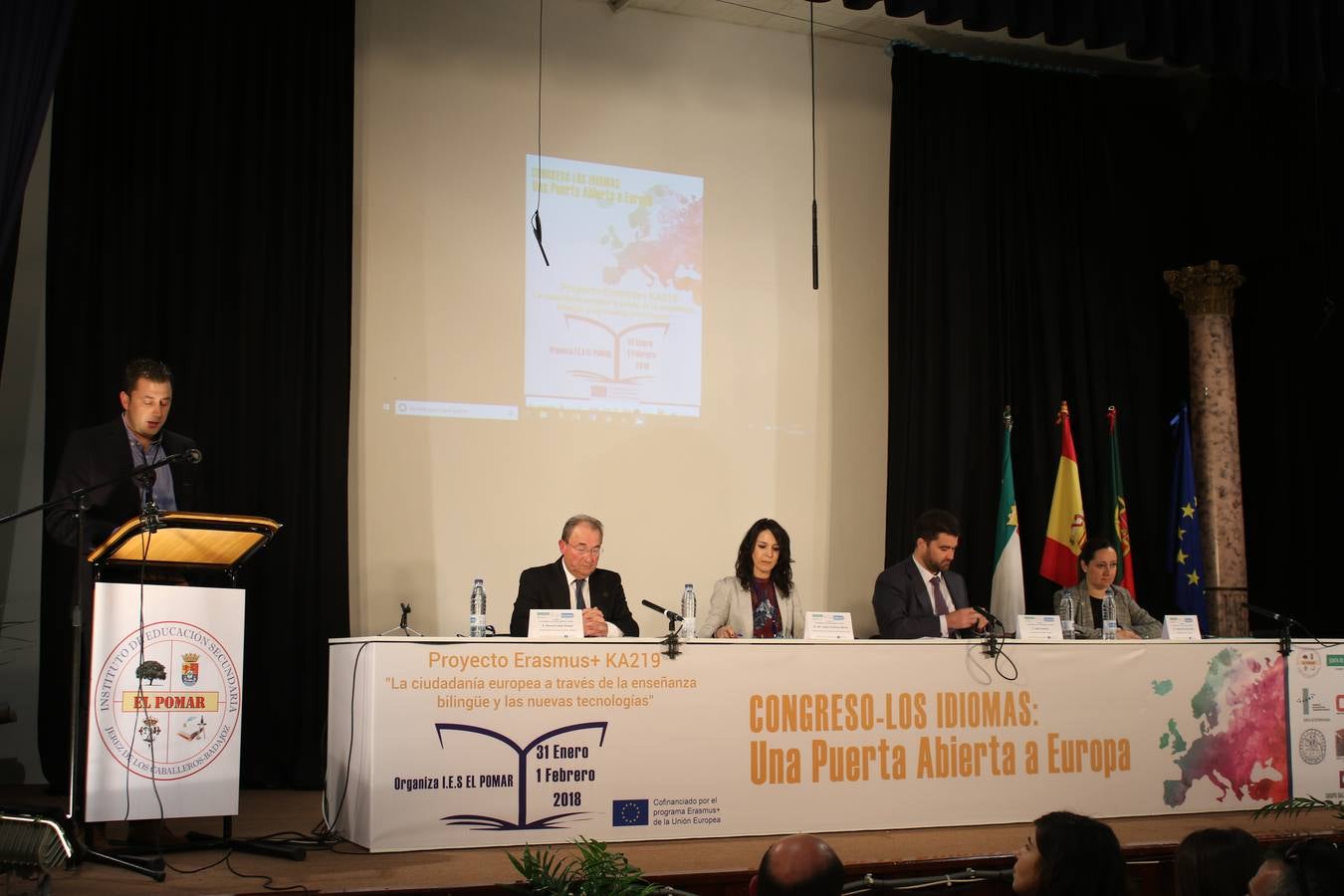 Un momento de la apertura del Congreso.