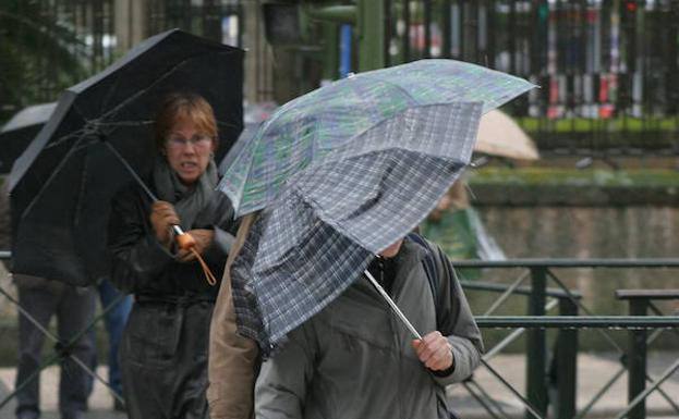 La alerta por viento se amplía a toda la región extremeña este jueves