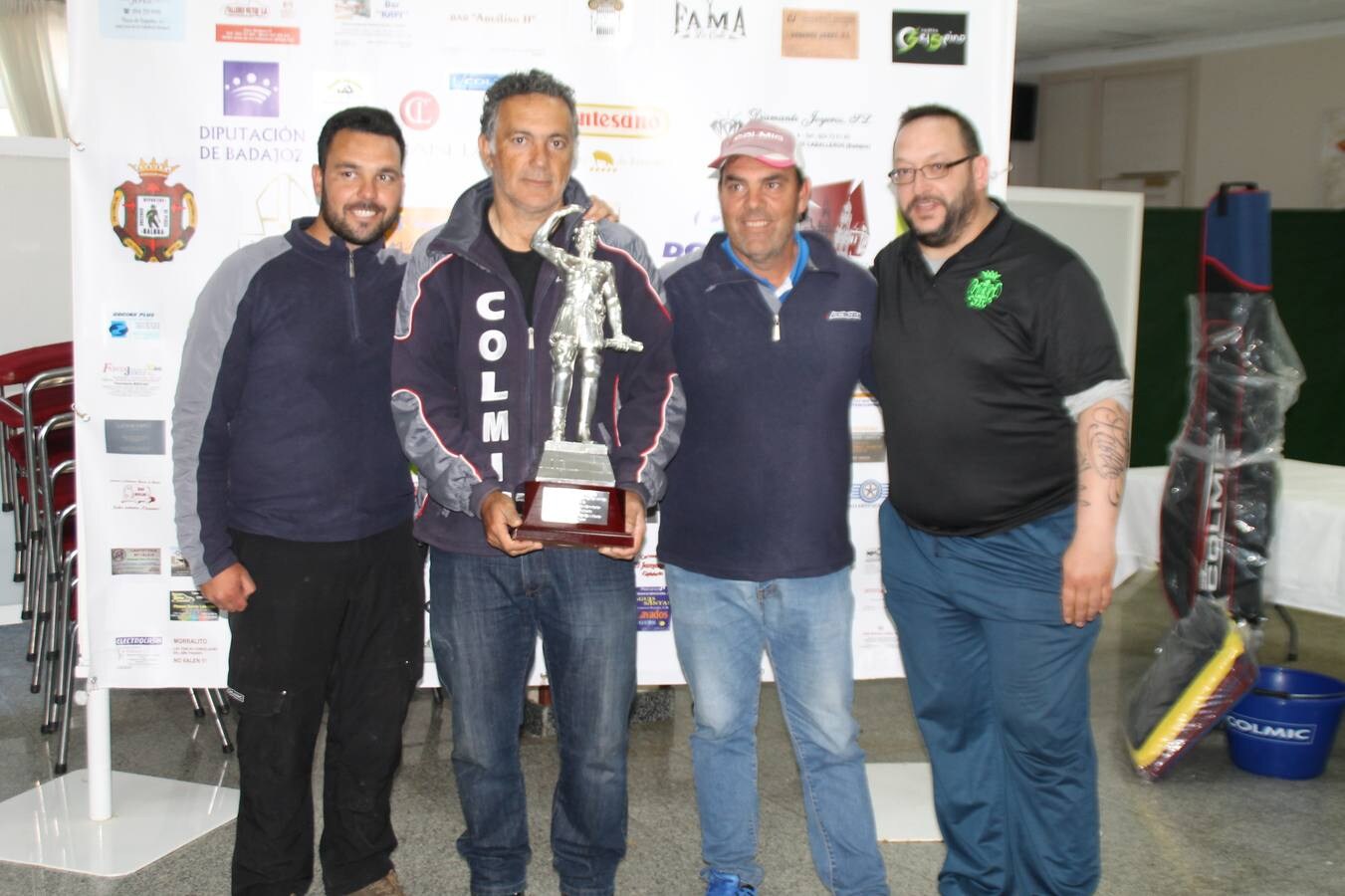Componentes del equipo de la Agrupación de Pescadores de Badajoz, ganador del 48ª Trofeo Conqusitadores.