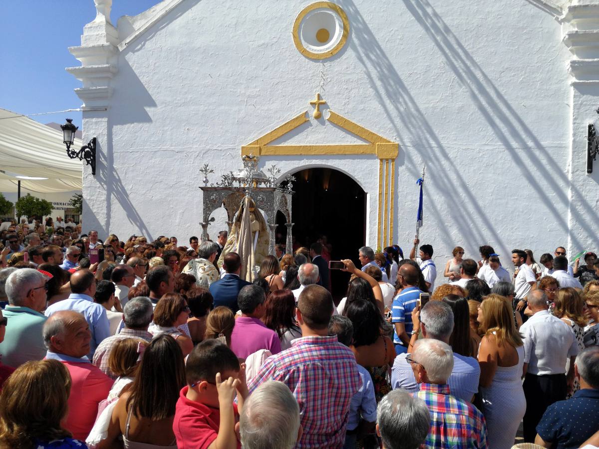 Procesión de la Virgen de las Nieves alrededor del atrio de su Ermita. P.E.