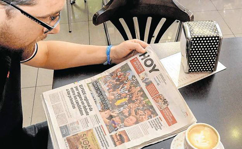 La nueva normalidad confirma el uso de los periódicos en los bares