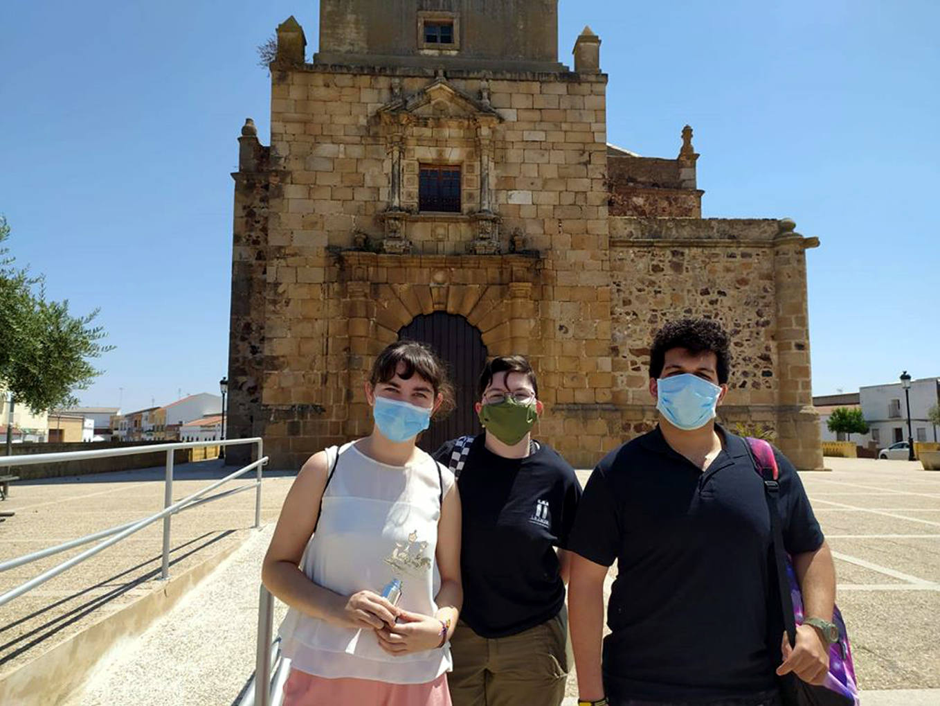 Gloria, Zenaida y Luciano, en Torremayor