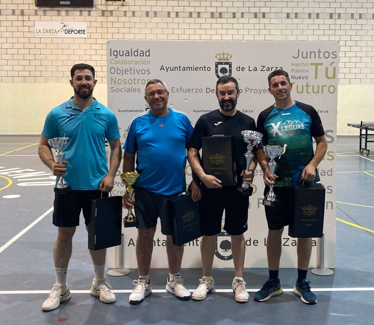 Juan Flores renueva el título de campeón de la liga de tenis de mesa